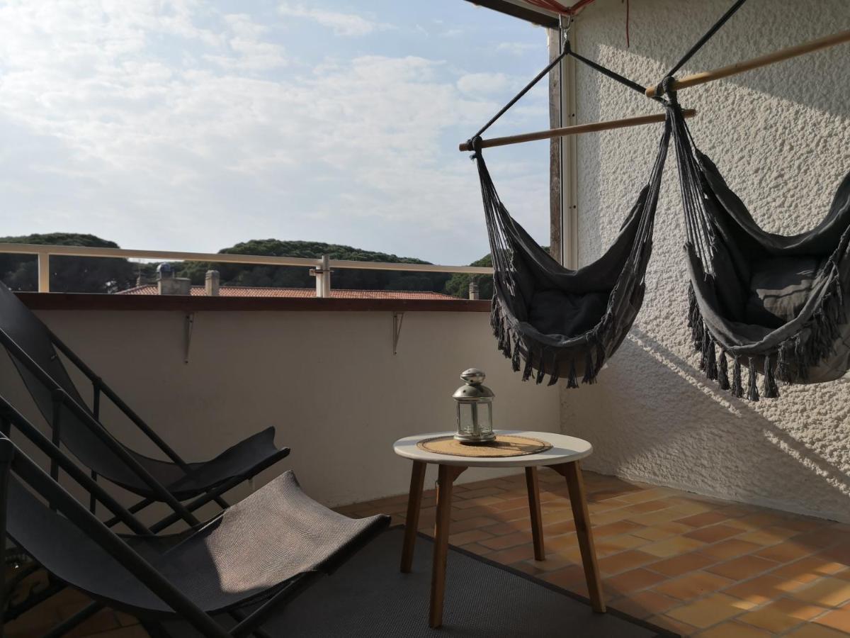 Duplex Hyeres Port Apartment Bagian luar foto