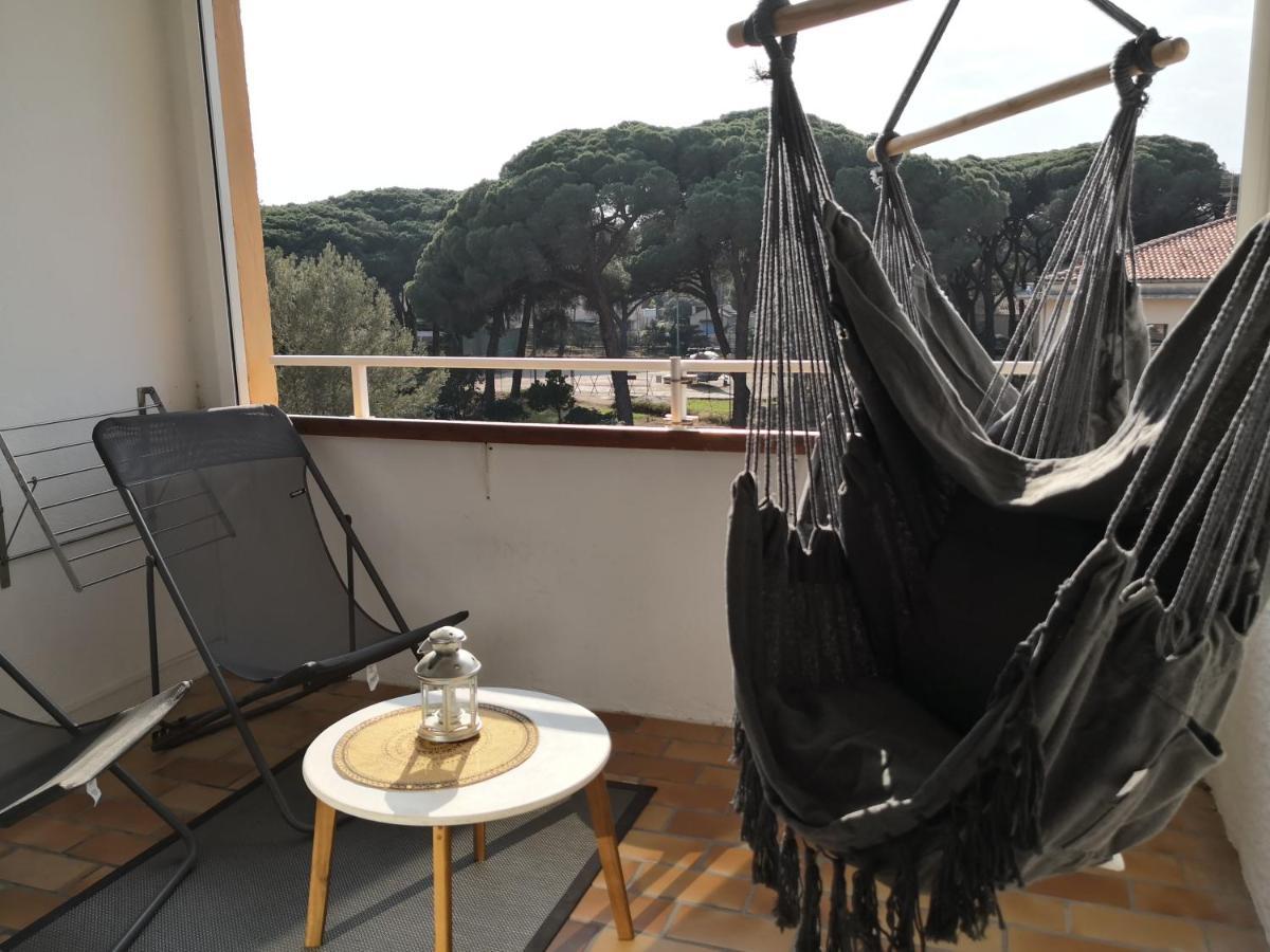Duplex Hyeres Port Apartment Bagian luar foto