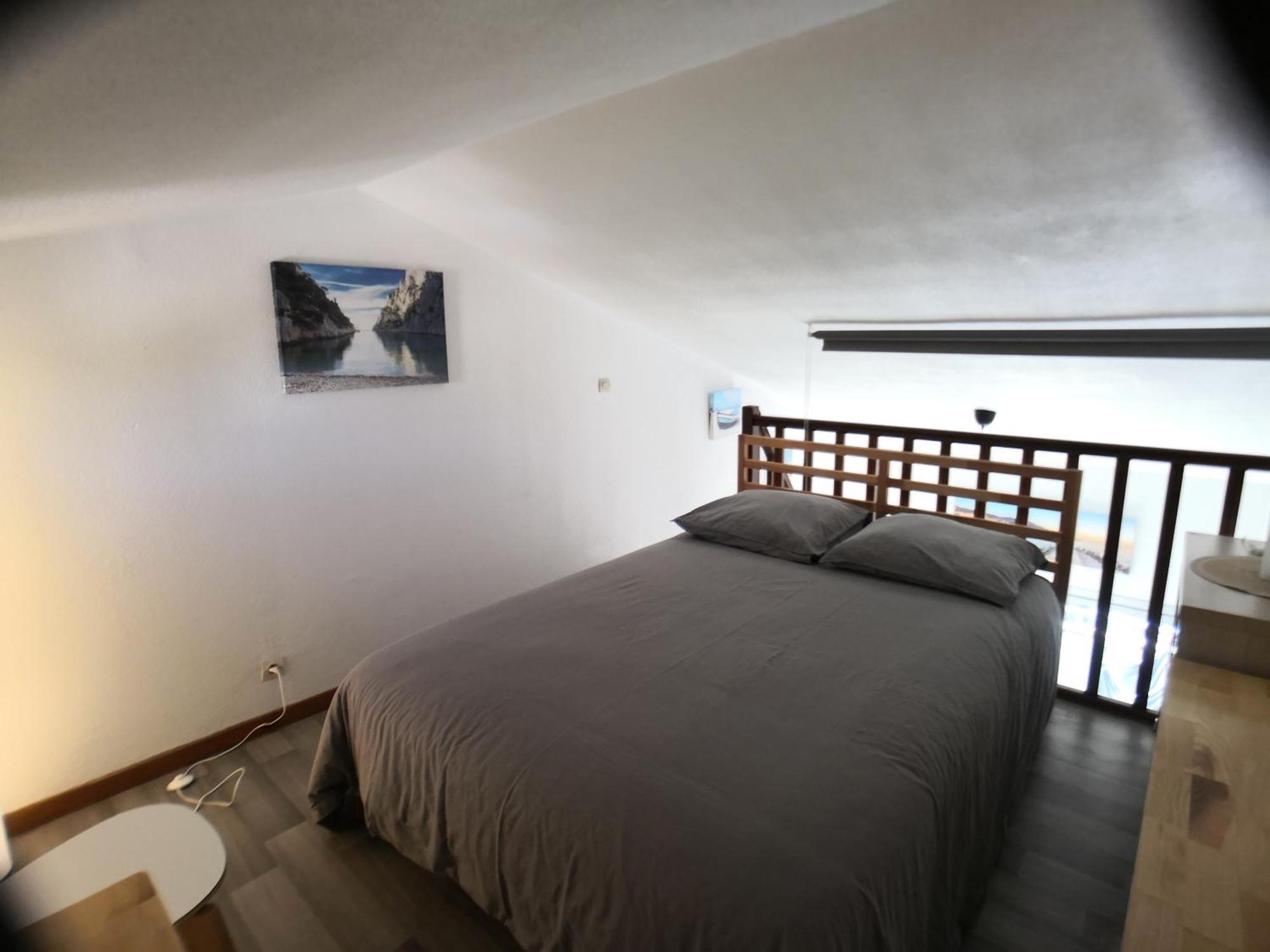 Duplex Hyeres Port Apartment Bagian luar foto